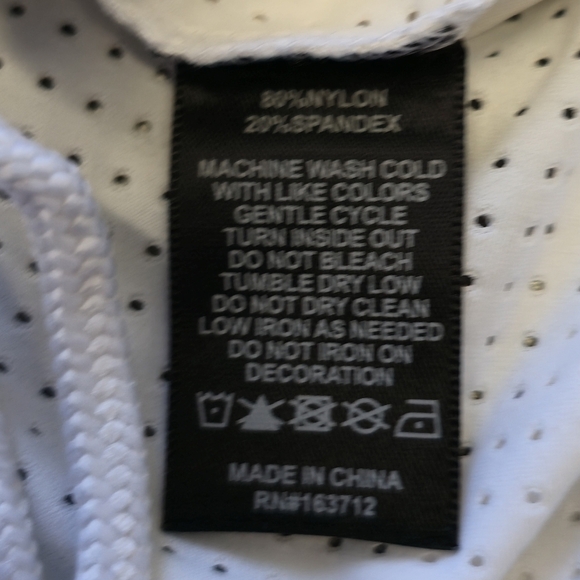 White Braves Crop Top Size Small - Picture 5 of 7